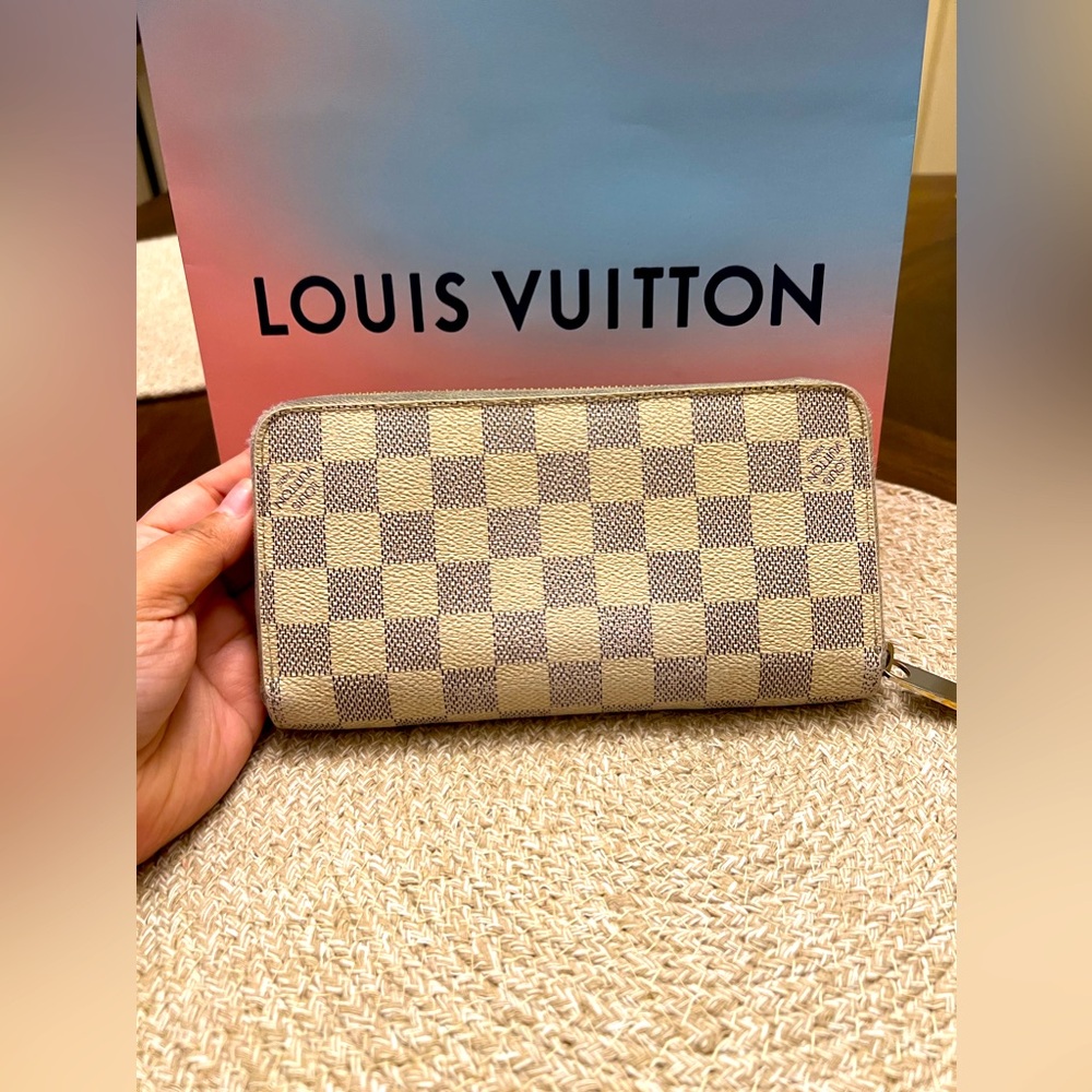 Louis Vuitton Damier Azur Zippy Wallet